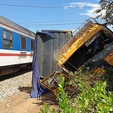 tau cao toc va cham voi tau ca nhieu du khach bi thuong